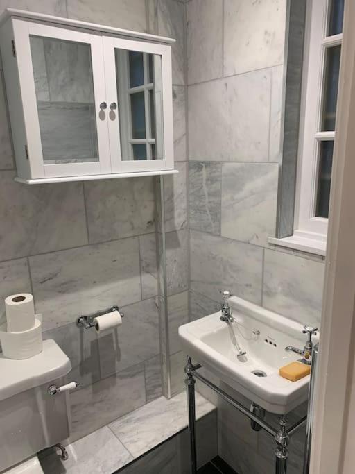 South Kensington Studio Лондон Екстериор снимка