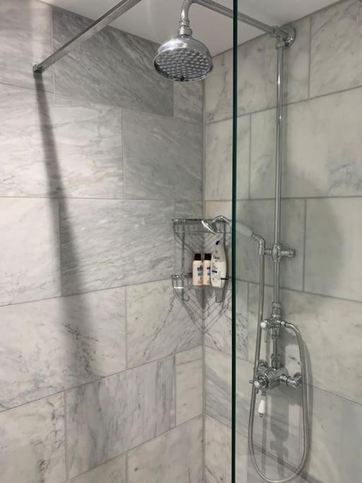 South Kensington Studio Лондон Екстериор снимка